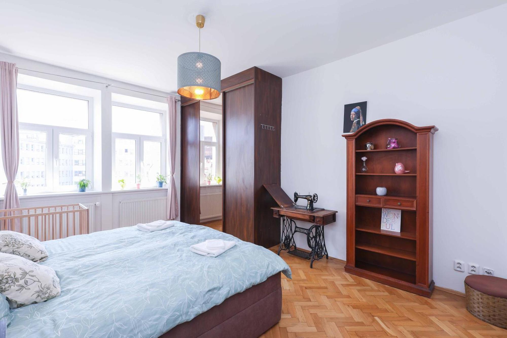 Cozy & Spacious Family Stay Near Train Station Pozsony Kültér fotó
