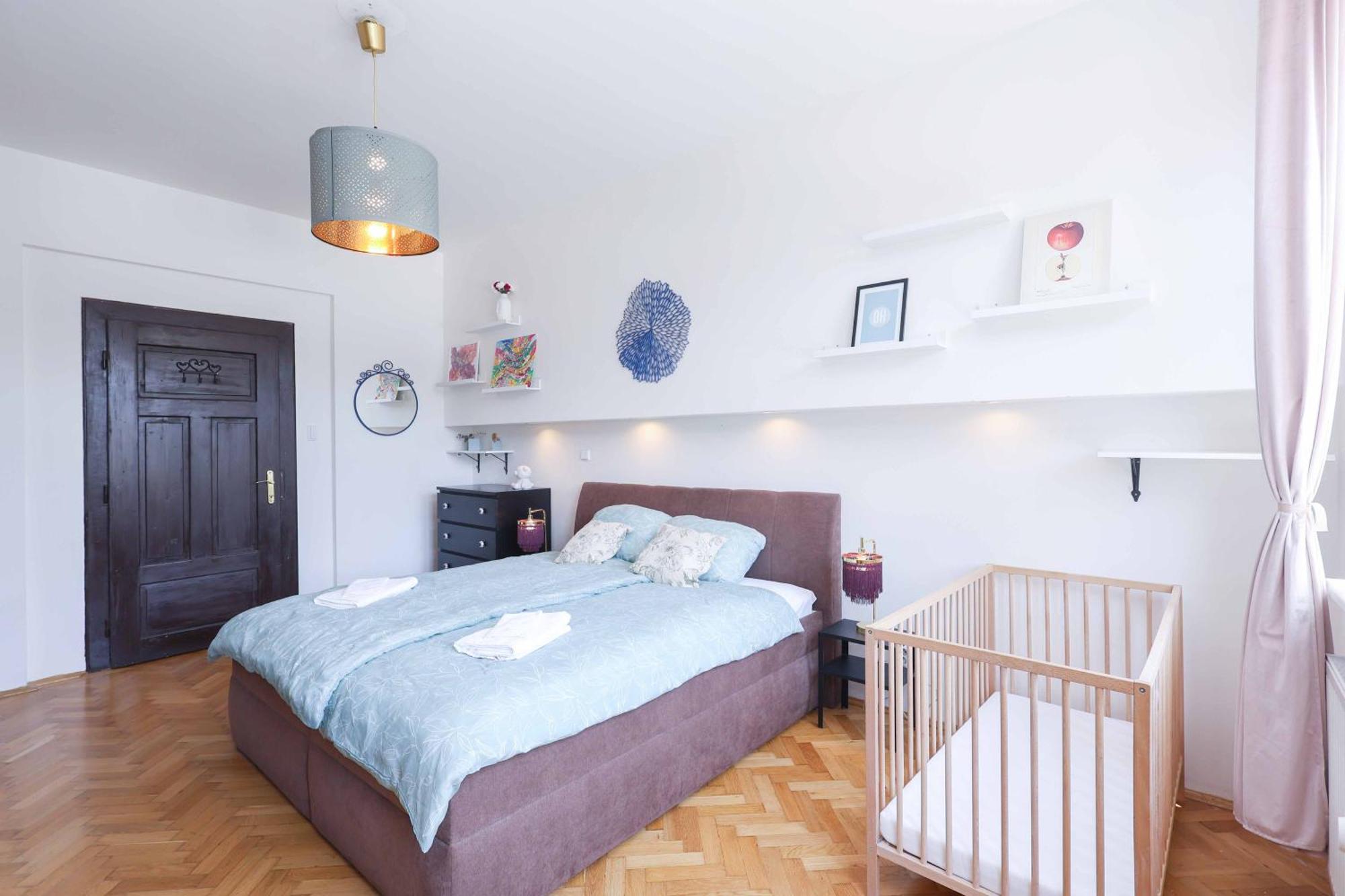 Cozy & Spacious Family Stay Near Train Station Pozsony Kültér fotó