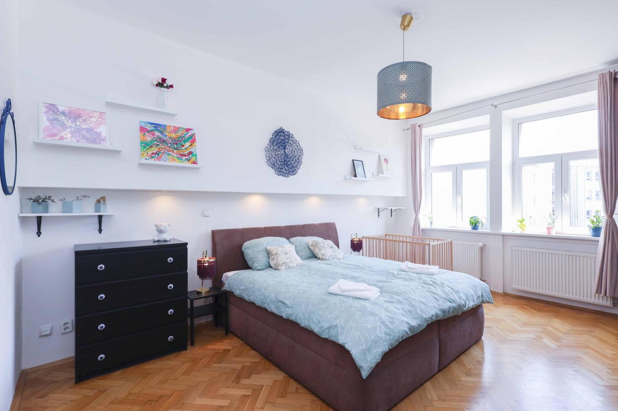 Cozy & Spacious Family Stay Near Train Station Pozsony Kültér fotó