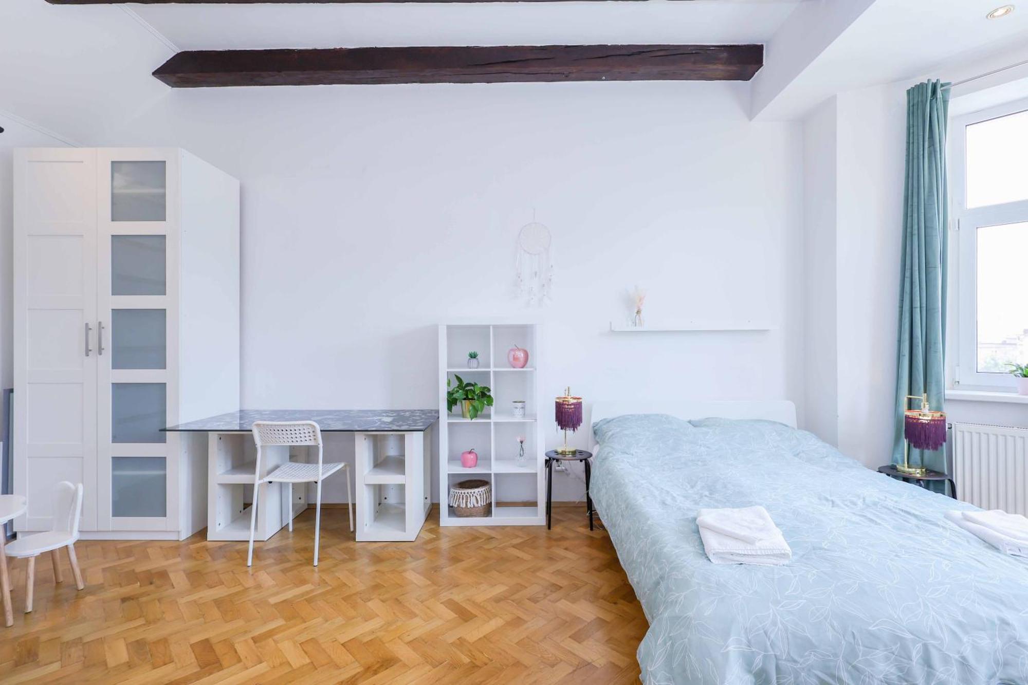 Cozy & Spacious Family Stay Near Train Station Pozsony Kültér fotó