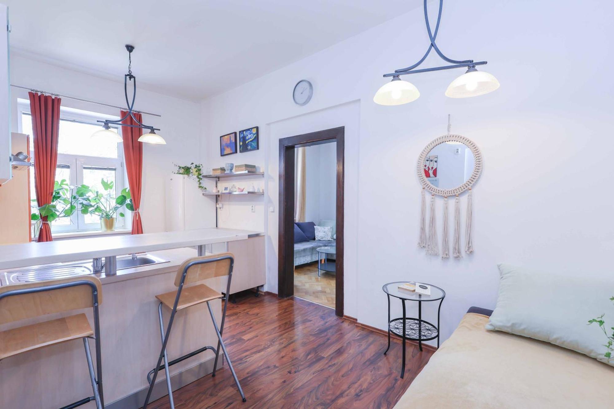 Cozy & Spacious Family Stay Near Train Station Pozsony Kültér fotó